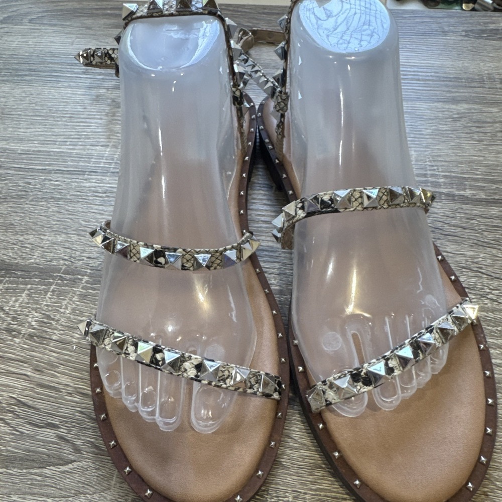 Women's Steven Madden Sandals Silver Embellishments Faux Snake Skin 9.5 EUC HTF